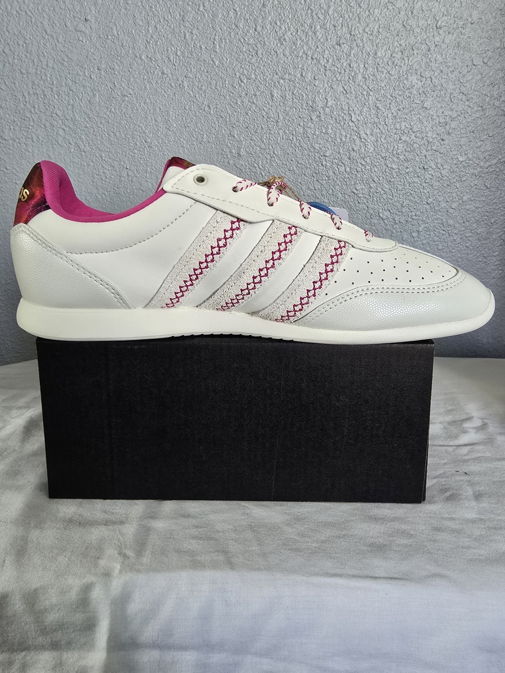 Adidas Barreda Lo White Sneakers with Pink Accents - Athletic Casual Style